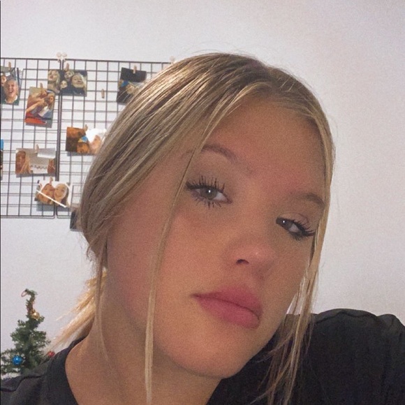 Meet your Posher, Faith - Picture 1 of 1